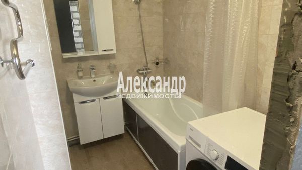 Продам двухкомнатную (2-комн.) квартиру, Екатерининская ул, 12, Мурино п