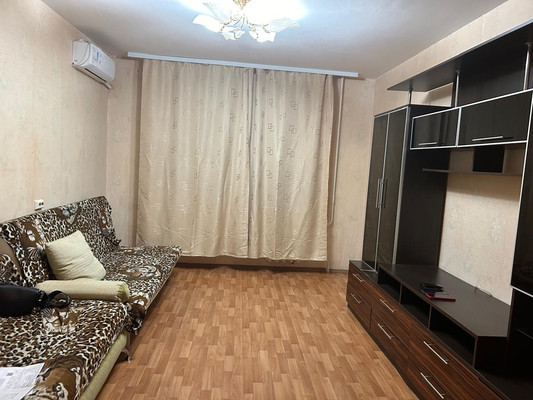Продам трехкомнатную (3-комн.) квартиру, Таганрогская ул, 143/6, Ростов-на-Дону г