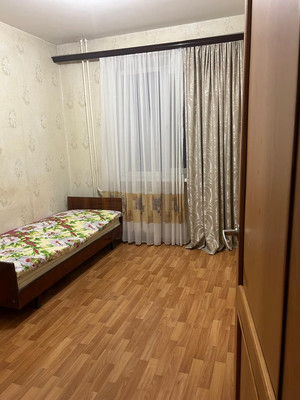 Продам трехкомнатную (3-комн.) квартиру, Таганрогская ул, 143/6, Ростов-на-Дону г