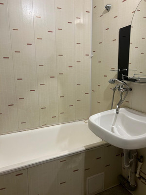 Продам трехкомнатную (3-комн.) квартиру, Таганрогская ул, 143/6, Ростов-на-Дону г