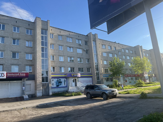 Продам двухкомнатную (2-комн.) квартиру, Победы пр-кт, 81, Каменск-Уральский г