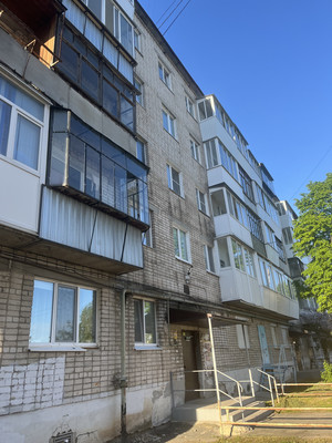 Продам двухкомнатную (2-комн.) квартиру, Победы пр-кт, 81, Каменск-Уральский г