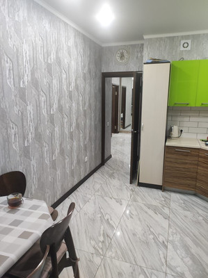 Продам трехкомнатную (3-комн.) квартиру, им. Героя Георгия Бочарникова ул, 8к2, Краснодар г