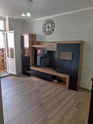 Продам трехкомнатную (3-комн.) квартиру, им. Героя Георгия Бочарникова ул, 8к2, Краснодар г