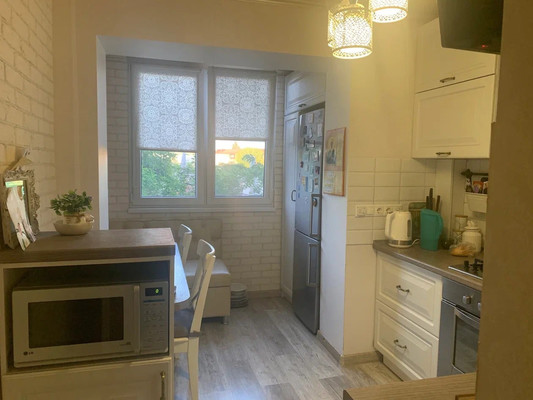 Продам трехкомнатную (3-комн.) квартиру, им. Стасова ул, 130, Краснодар г