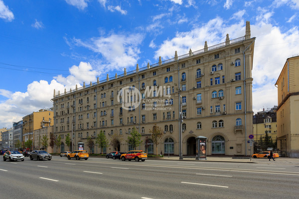 Продам трехкомнатную (3-комн.) квартиру, Садовая-Кудринская ул, 28-30, Москва г