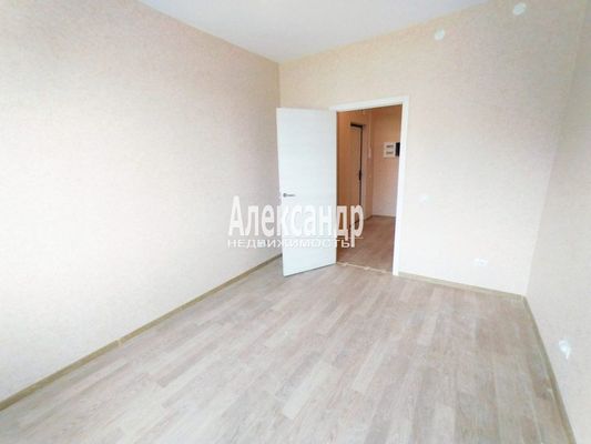 Продам трехкомнатную (3-комн.) квартиру, Шоссе в Лаврики ул, 78к2, Мурино п