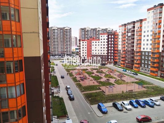 Продам трехкомнатную (3-комн.) квартиру, Шоссе в Лаврики ул, 78к2, Мурино п