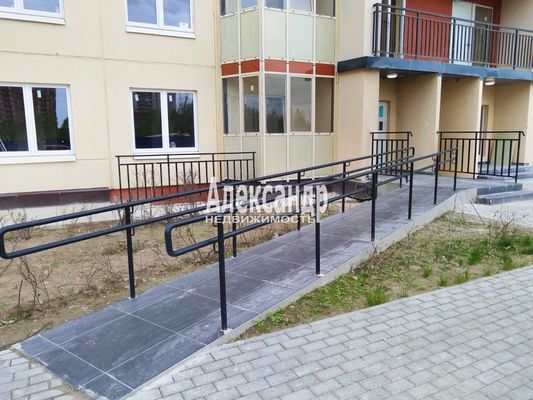 Продам трехкомнатную (3-комн.) квартиру, Шоссе в Лаврики ул, 78к2, Мурино п