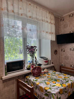 Продам трехкомнатную (3-комн.) квартиру, 40 лет Победы ул, 6, Осиново с