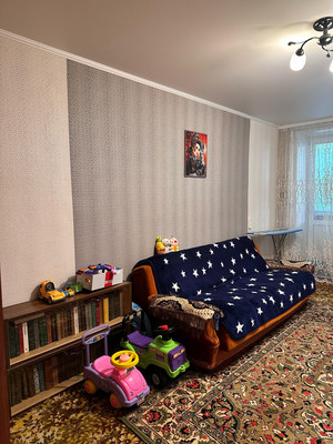 Продам трехкомнатную (3-комн.) квартиру, 40 лет Победы ул, 6, Осиново с