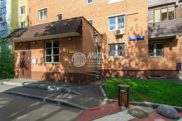 Продам двухкомнатную (2-комн.) квартиру, Тихвинская ул, 9а, Москва г
