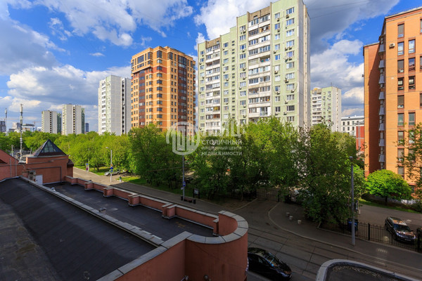 Продам двухкомнатную (2-комн.) квартиру, Тихвинская ул, 9а, Москва г
