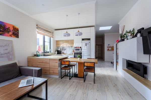 Продам трехкомнатную (3-комн.) квартиру, 7-ой квартал (Южные горки мкр) ул, 13, Мещерино п