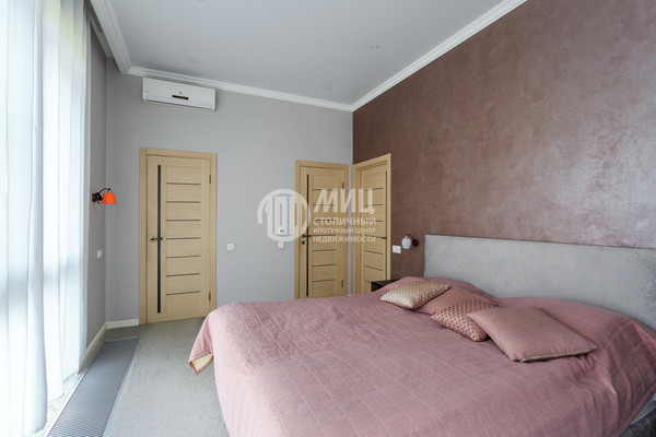 Продам трехкомнатную (3-комн.) квартиру, 7-ой квартал (Южные горки мкр) ул, 13, Мещерино п