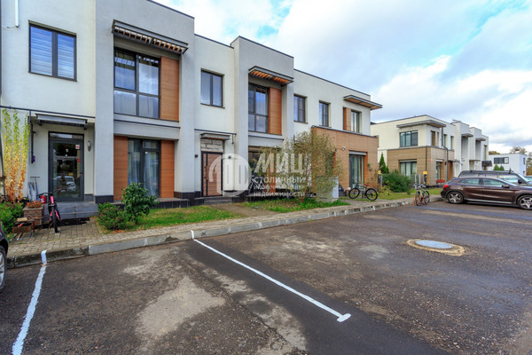 Продам трехкомнатную (3-комн.) квартиру, 7-ой квартал (Южные горки мкр) ул, 13, Мещерино п