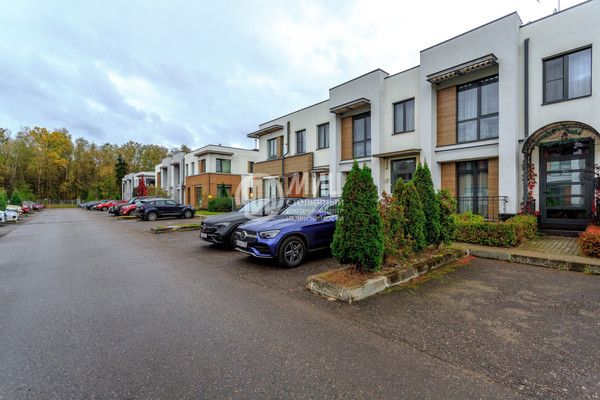 Продам трехкомнатную (3-комн.) квартиру, 7-ой квартал (Южные горки мкр) ул, 13, Мещерино п