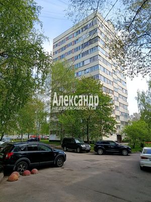 Продам трехкомнатную (3-комн.) квартиру, Ушинского ул, 22/97, Санкт-Петербург г