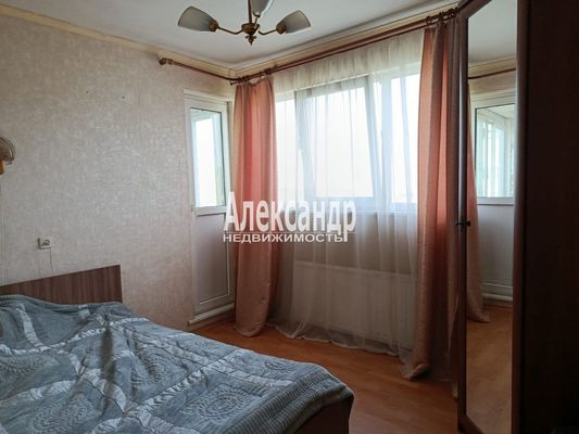 Продам трехкомнатную (3-комн.) квартиру, Ушинского ул, 22/97, Санкт-Петербург г