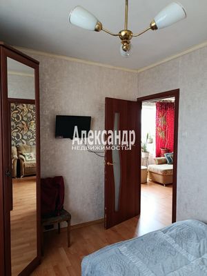 Продам трехкомнатную (3-комн.) квартиру, Ушинского ул, 22/97, Санкт-Петербург г