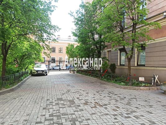 Продам многокомнатную квартиру, Некрасова ул, 37/20, Санкт-Петербург г