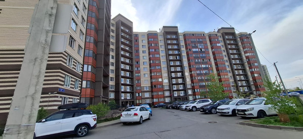 Продам трехкомнатную (3-комн.) квартиру, Полковая ул, 3к1, Куттузи д
