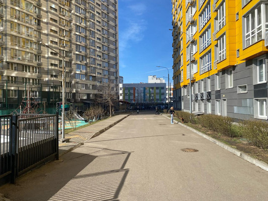 Продам трехкомнатную (3-комн.) квартиру, Радужная ул, 6к1, Видное г