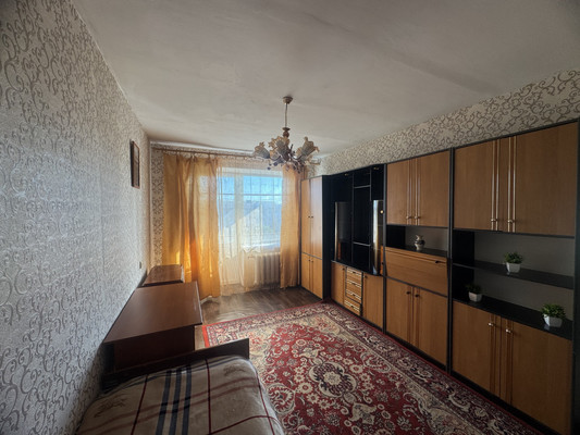 Продам трехкомнатную (3-комн.) квартиру, Гагарина ул, 17а, Симферополь г