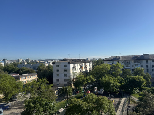 Продам трехкомнатную (3-комн.) квартиру, Гагарина ул, 17а, Симферополь г