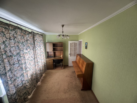 Продам трехкомнатную (3-комн.) квартиру, Гагарина ул, 17а, Симферополь г