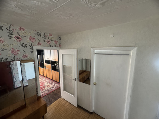 Продам трехкомнатную (3-комн.) квартиру, Гагарина ул, 17а, Симферополь г