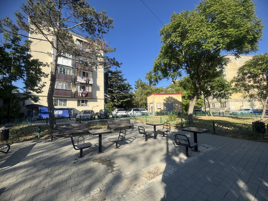 Продам трехкомнатную (3-комн.) квартиру, Гагарина ул, 17а, Симферополь г
