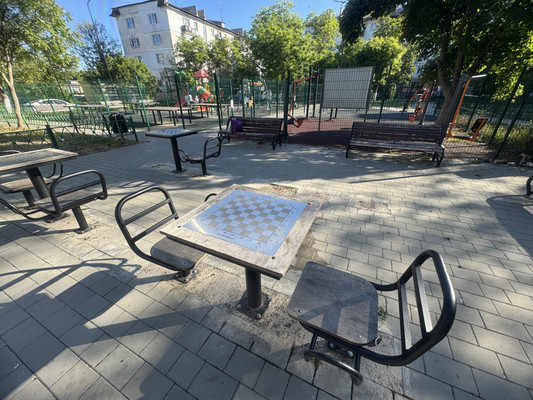 Продам трехкомнатную (3-комн.) квартиру, Гагарина ул, 17а, Симферополь г