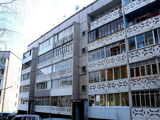 Продам двухкомнатную (2-комн.) квартиру, Ленина ул, 28, Костомукша г