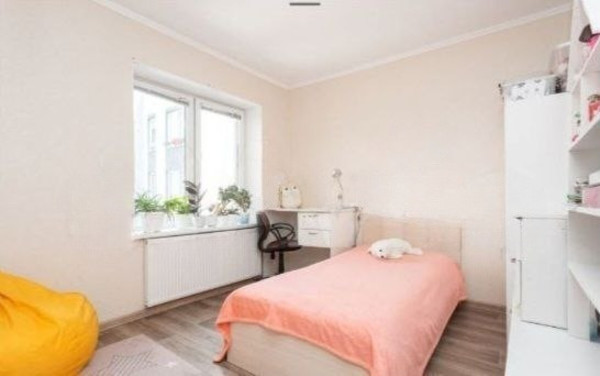 Продам двухкомнатную (2-комн.) квартиру, Лукашова пер, 2, Калининград г