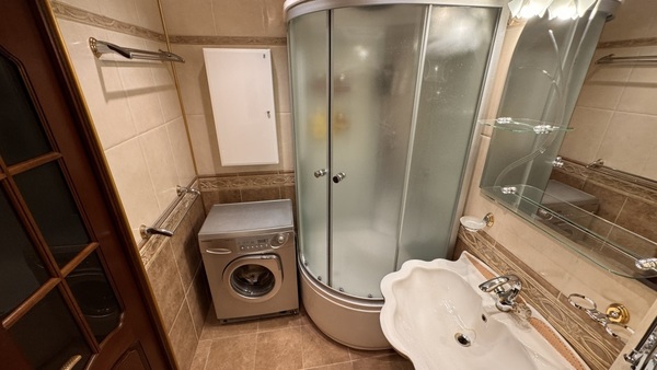 Продам многокомнатную квартиру, Братеевская ул, 25к1, Москва г