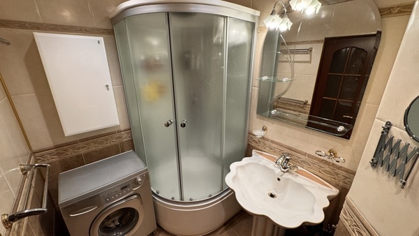 Продам многокомнатную квартиру, Братеевская ул, 25к1, Москва г