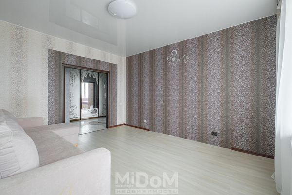Продам трехкомнатную (3-комн.) квартиру, Ворошилова ул, 27к1, Санкт-Петербург г