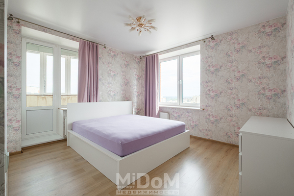 Продам трехкомнатную (3-комн.) квартиру, Ворошилова ул, 27к1, Санкт-Петербург г