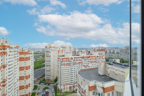 Продам трехкомнатную (3-комн.) квартиру, Ворошилова ул, 27к1, Санкт-Петербург г