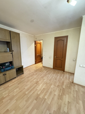 Продам однокомнатную (1-комн.) квартиру, Космонавтов ул, 13, Нижний Тагил г