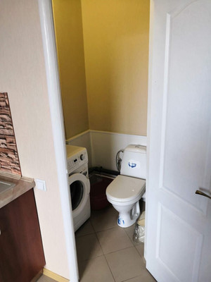 Продам торговое помещение 85,2 м2, Футболистов ул, 111, Симферополь г