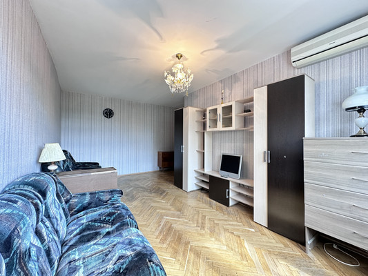 Продам двухкомнатную (2-комн.) квартиру, Кингисеппское ш, 8А, Красное Село г