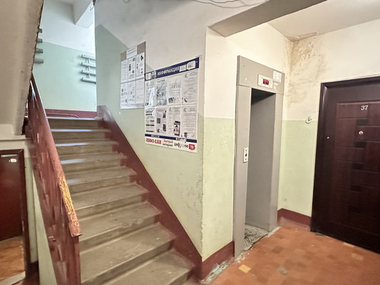 Продам двухкомнатную (2-комн.) квартиру, Кингисеппское ш, 8А, Красное Село г