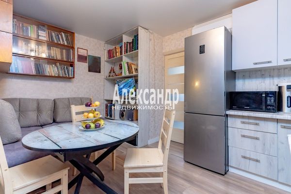 Продам однокомнатную (1-комн.) квартиру, Новая ул, 7к3, Мурино п