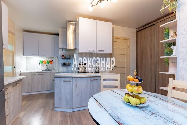 Продам однокомнатную (1-комн.) квартиру, Новая ул, 7к3, Мурино п
