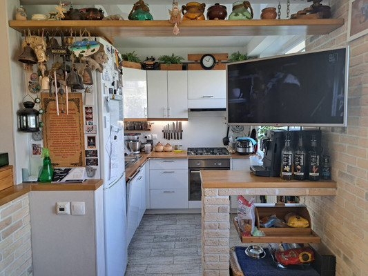 Продам трехкомнатную (3-комн.) квартиру, Искровский пр-кт, 4к3, Санкт-Петербург г