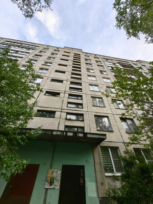 Продам трехкомнатную (3-комн.) квартиру, Искровский пр-кт, 4к3, Санкт-Петербург г