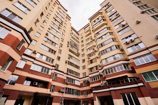 Продам двухкомнатную (2-комн.) квартиру, Революции пр-кт, 9А, Воронеж г