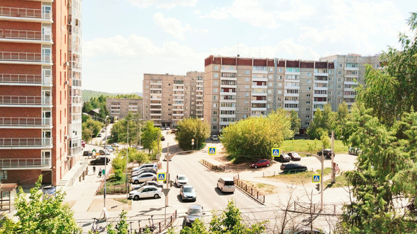 Продам двухкомнатную (2-комн.) квартиру, Первомайская ул, 2, Иркутск г